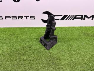 Запчасть кронштейн форсунки AUDI Q8 2018