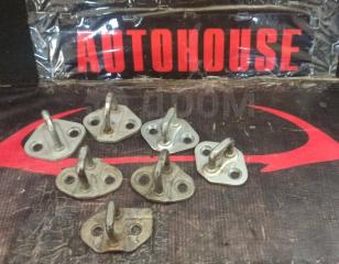 Фото запчасти петля замка двери TOYOTA SIENTA 2004 Б/У запчасть Запчасть петля замка двери TOYOTA SIENTA 2004