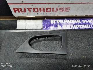 Фото запчасти накладка внутренней ручки правая NISSAN PRIMERA Б/У запчасть Запчасть накладка внутренней ручки правая NISSAN PRIMERA