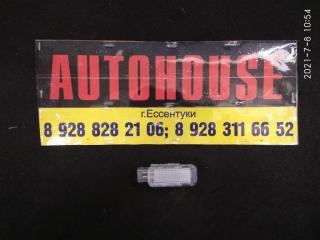 Запчасть плафон салонный AUDI Q5 2016