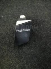 Фото запчасти кнопка многофункциональная TOYOTA YARIS Б/У запчасть Запчасть кнопка многофункциональная TOYOTA YARIS