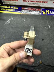 Фото запчасти датчик коленвала (бу оригинал!) VOLKSWAGEN POLO 2013 Б/У запчасть Запчасть датчик коленвала (бу оригинал!) VOLKSWAGEN POLO 2013