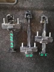 Запчасть ограничитель двери задний FORD FOCUS 2013