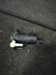 Фото запчасти насос омывателя FORD FOCUS 2013 Б/У запчасть Запчасть насос омывателя FORD FOCUS 2013