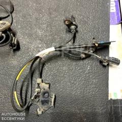 Запчасть датчик abs передний левый TOYOTA AURIS 2007