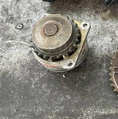 Фото запчасти помпа NISSAN MAXIMA Б/У запчасть Запчасть помпа NISSAN MAXIMA