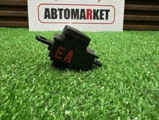 Запчасть кнопка открывания люка MITSUBISHI GALANT 1997