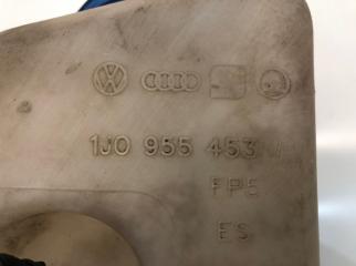 Бачок омывателя Golf 2001 4 1.4 i Бачок омывателя Golf 2001 4 1.4 i