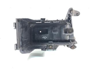 Запчасть полка аккумулятора Volkswagen Golf 2006