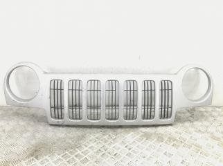 Решетка радиатора Jeep Cherokee 2002