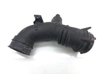 Запчасть патрубок воздушного фильтра Toyota Yaris 2016