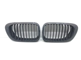 Решетка радиатора BMW 3 2001