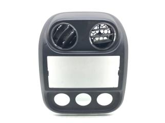 Запчасть дефлектор обдува салона Jeep Patriot 2011