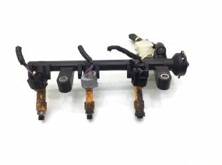 Запчасть топливная рампа Toyota Yaris 2006