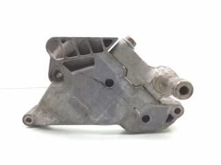 Фото запчасти кронштейн двигателя Volkswagen Golf 2008 контрактная запчасть Запчасть кронштейн двигателя Volkswagen Golf 2008