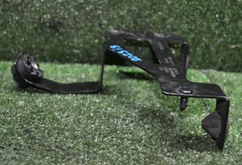 Фото запчасти кронштейн BMW i3 2015 контрактная запчасть Запчасть кронштейн BMW i3 2015
