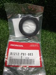 Запчасть сальник двигателя Honda
