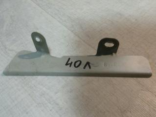 Запчасть кронштейн крыла переднего левый Renault Sandero 2011