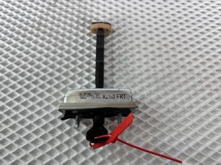 Фото запчасти ограничитель двери передний Jaguar XF 2014 контрактная запчасть Запчасть ограничитель двери передний Jaguar XF 2014