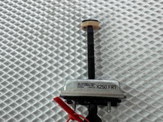 Фото запчасти ограничитель двери передний Jaguar XF 2014 контрактная запчасть Запчасть ограничитель двери передний Jaguar XF 2014