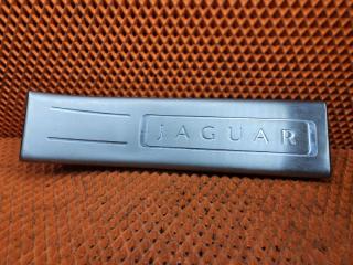 Накладка на порог салона задняя правая Jaguar XJ 2011 контрактная Накладка на порог салона задняя правая Jaguar XJ 2011