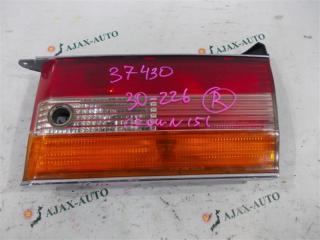 Вставка между стопов правая TOYOTA CROWN