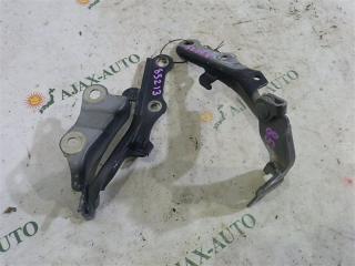 Петля капота TOYOTA KLUGER ACU25 1 ракурс