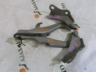 Петля капота TOYOTA CALDINA AZT246 1 ракурс