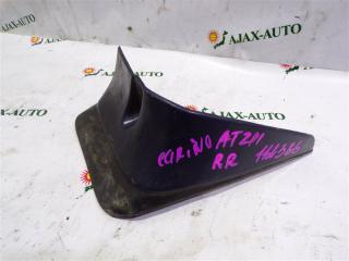 Брызговик задний правый TOYOTA CARINA