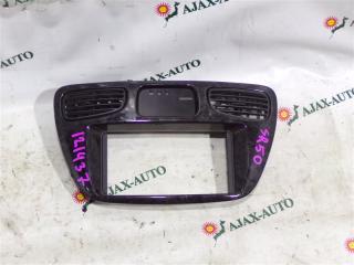 Консоль магнитофона TOYOTA NOAH