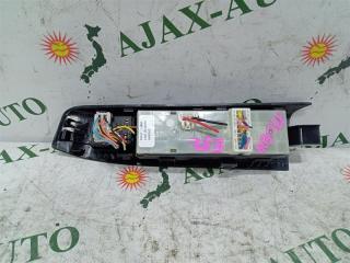 Блок упр. стеклоподьемниками правый передний NISSAN ELGRAND E52 2 ракурс