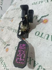 Педаль подачи топлива TOYOTA AVENSIS