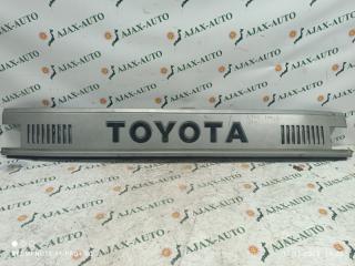 Решетка TOYOTA DYNA