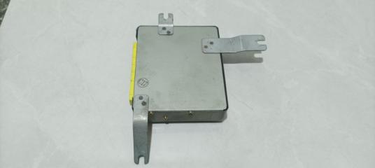 Блок efi SUBARU LEGACY BG5 EJ20 22611AB673 3 ракурс