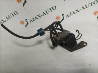 Вакуумник включения 4wd SUZUKI JIMNY JB23W K6A 4 ракурс