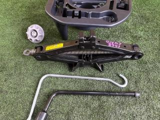 Домкрат CT200H 2011 CT200H 2ZR-FXE