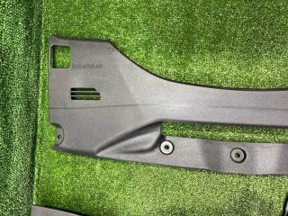Накладка замка капота LS600HL 2013 UVF46 2UR-FSE