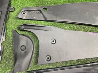 Накладка замка капота LS600HL 2013 UVF46 2UR-FSE