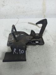 Запчасть крюк капота Volkswagen Polo 4 2001-2005