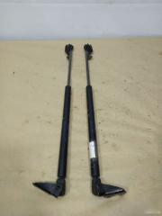 Запчасть амортизатор крышки багажника Toyota Yaris 2005-2009