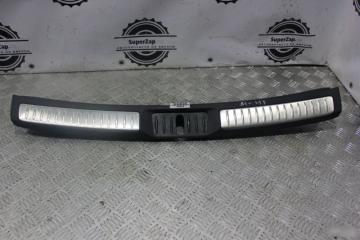 Запчасть накладка замка багажника Toyota Avensis 3 2011-2015