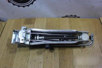 Запчасть домкрат Volkswagen Golf 4