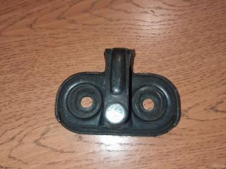 Запчасть фиксатор замка двери Volkswagen Golf 4 1997-2006