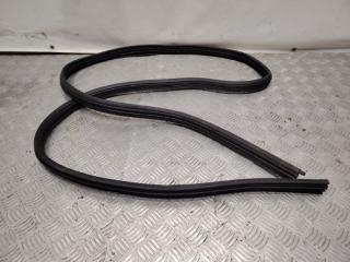 Фото запчасти уплотнитель двери передний левый Dacia Logan 2007 контрактная запчасть Запчасть уплотнитель двери передний левый Dacia Logan 2007