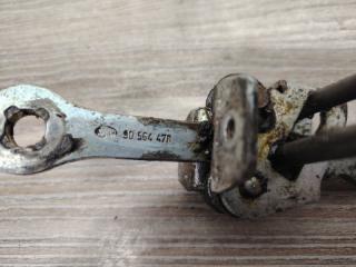 Ограничитель двери передний левый Opel Omega B 25 Z22XE