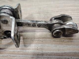 Ограничитель двери задний правый Omega B 2003 25 Z22XE