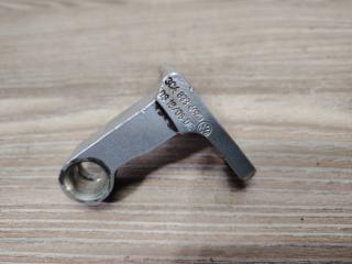 Петля двери задняя правая Volkswagen Passat B6 3C5 CBA