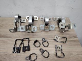 Фото запчасти петля двери багажника задняя Dacia Logan 2006 контрактная запчасть Запчасть петля двери багажника задняя Dacia Logan 2006