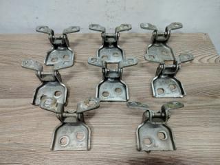 Фото запчасти петля двери передняя Dacia Logan 2006 контрактная запчасть Запчасть петля двери передняя Dacia Logan 2006