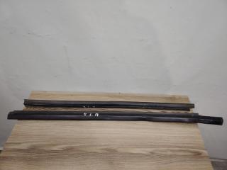 Запчасть молдинг стекла передний правый Mercedes-Benz M-class 2003